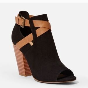 Denene Peep Toe - Black & Tan – Booties - EUC Heeled Boot Chic Trendy JustFab